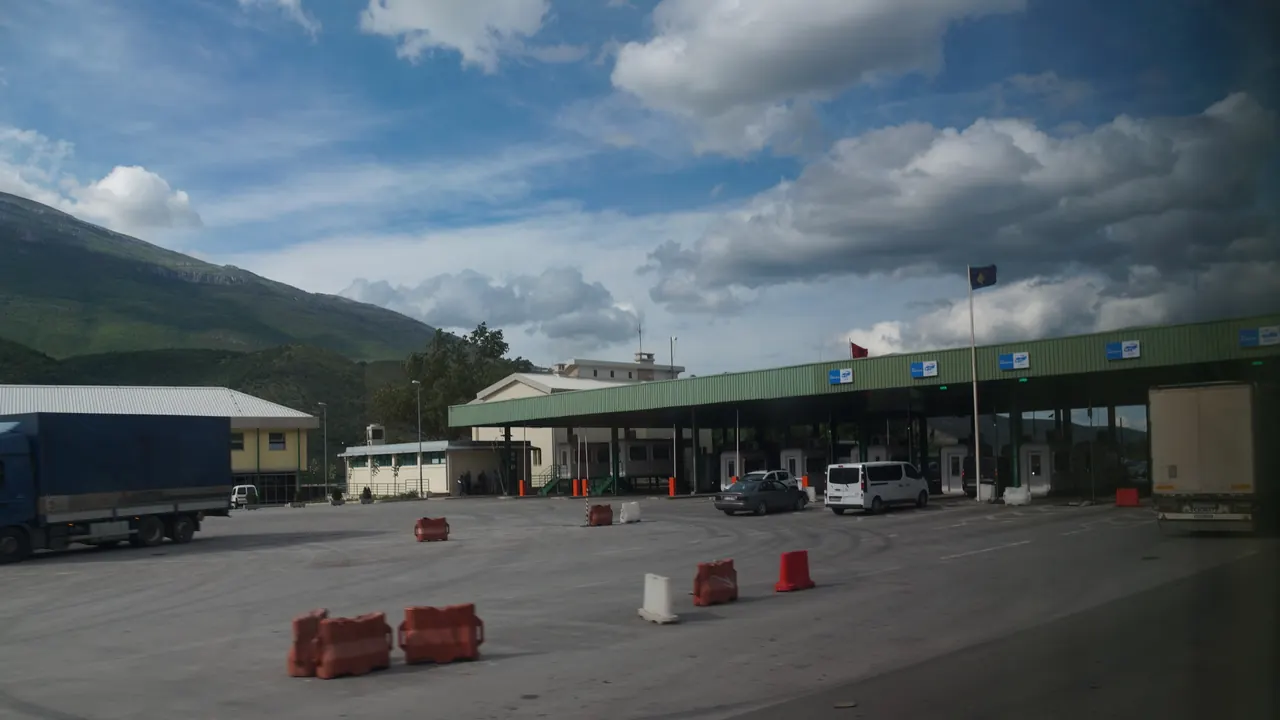 The Morine border crossing between Albania and Kosovo, the easiest border for an Albanian-plated rental car