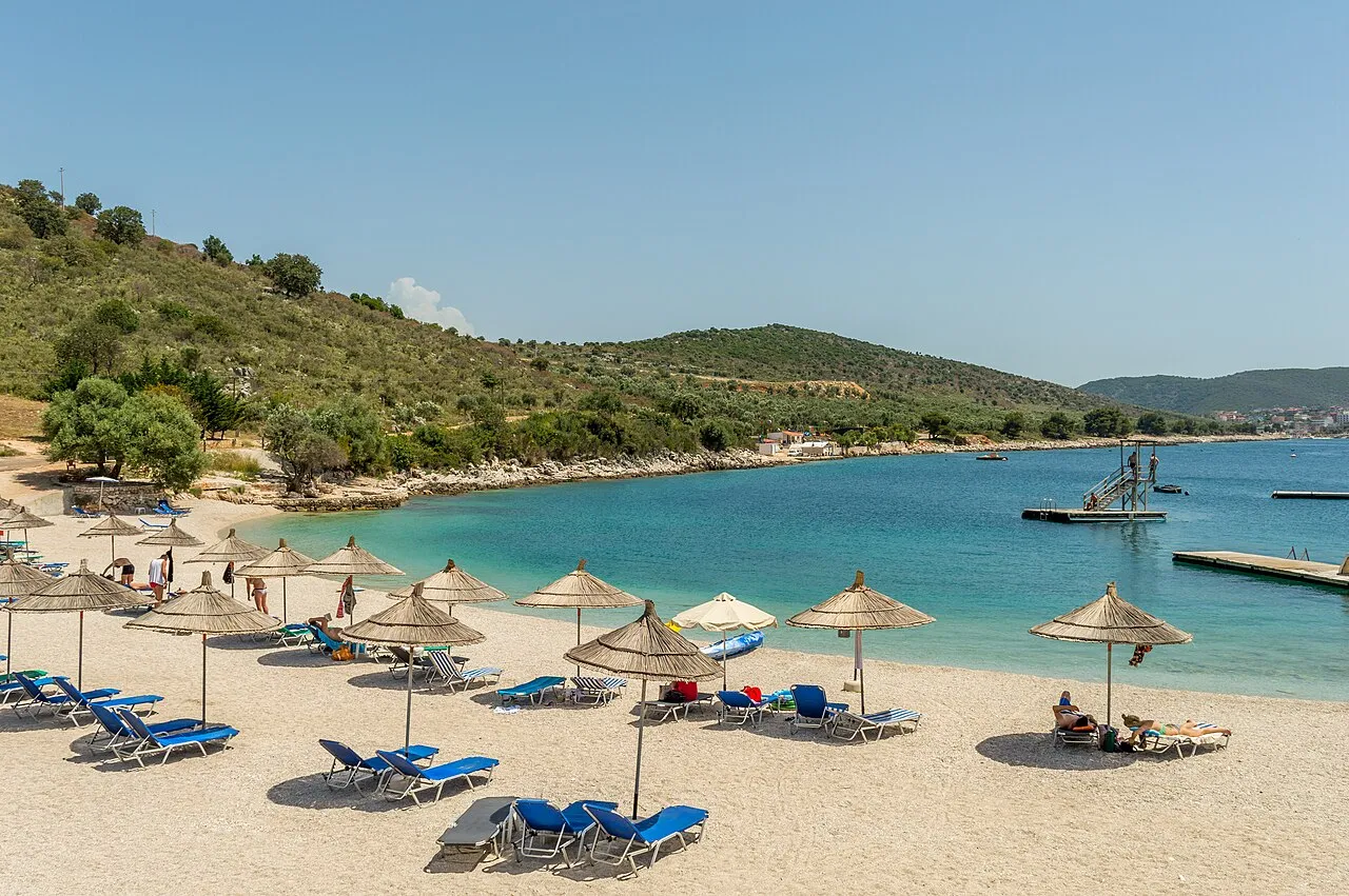 Giro Harte beach and clear water on the coast near Saranda