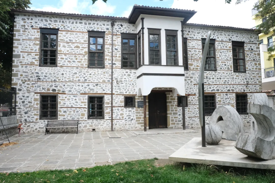 The Mesonjetorja, the first officially recognised Albanian-language school, opened in Korça in 1887